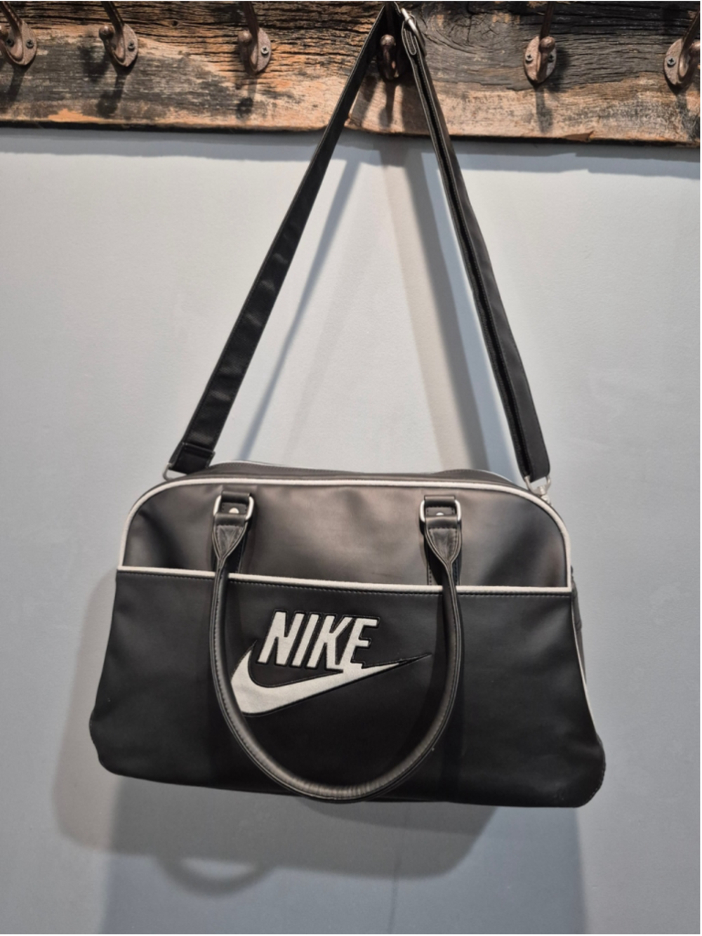 Vintage Nike Heritage SI Track Bag / Club Duffel (Black & Metallic Silver)